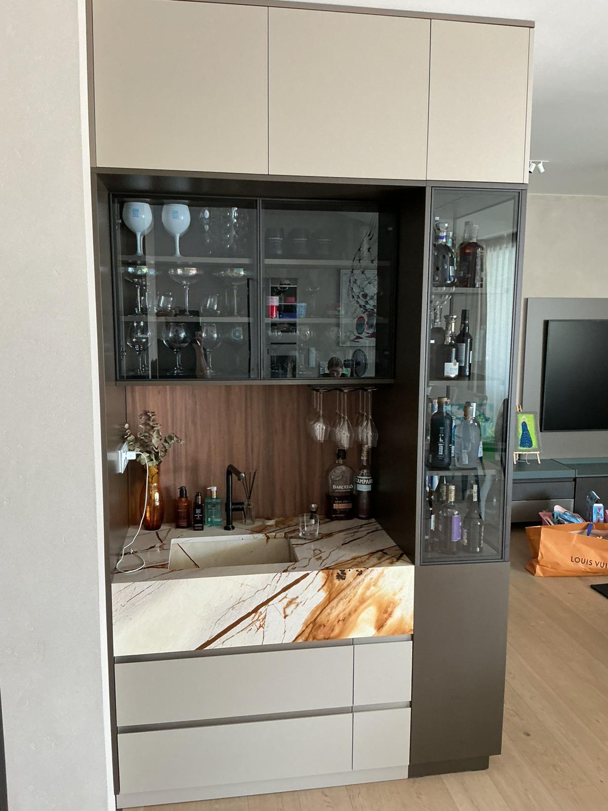 Kuchyně a obývací stěny — 10