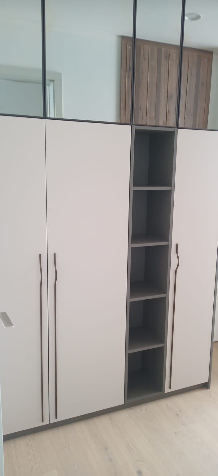 Vestavěné skříně a šatníky — 4